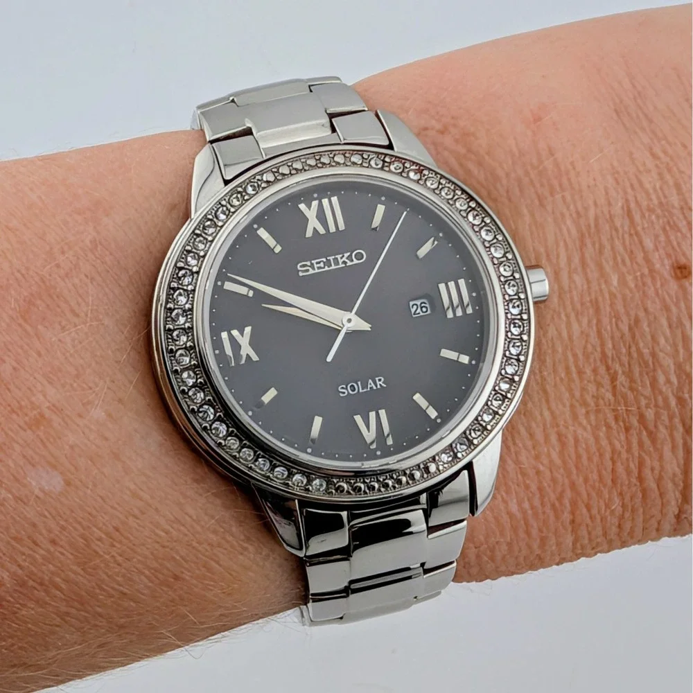 Seiko Recraft Solar V137-0BS0 Swarovski Crystal Bezel Sapphire Black Dial Watch